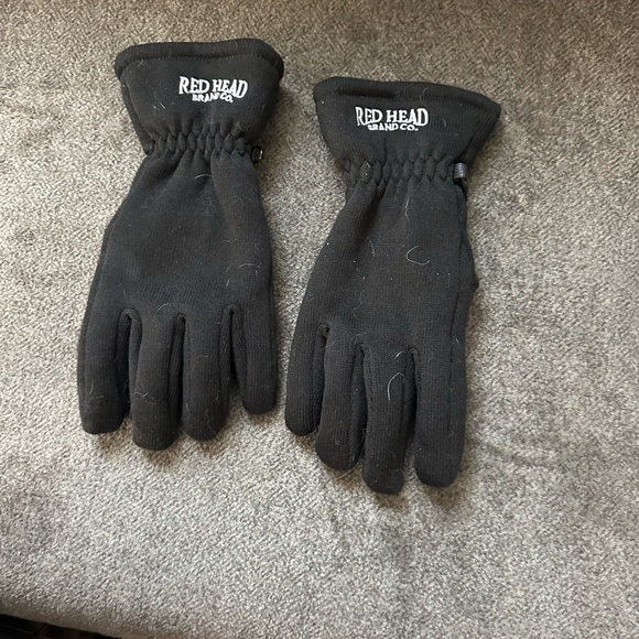 RedHead Black Gloves and Beanie Set - Picture 4 of 5